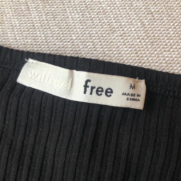 ✨Wilfred Rib Knit Long Sleeve ✨ - Picture 2 of 5